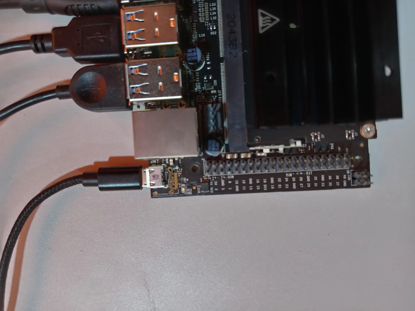 Conectando la fuente de alimentación